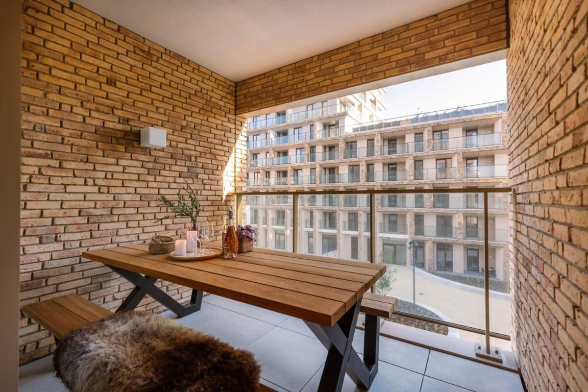Huswell - Apartment With Terrace Close To The Sea Oostende Buitenkant foto